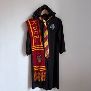 Harry Potter Wizarding World Universal Studios Set: Robe, Scarf & Tie. One Size